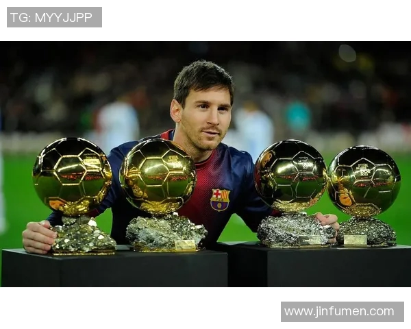 哪个足球明星在比赛中用头顶进球的精彩瞬间引发了球迷热议和赞叹